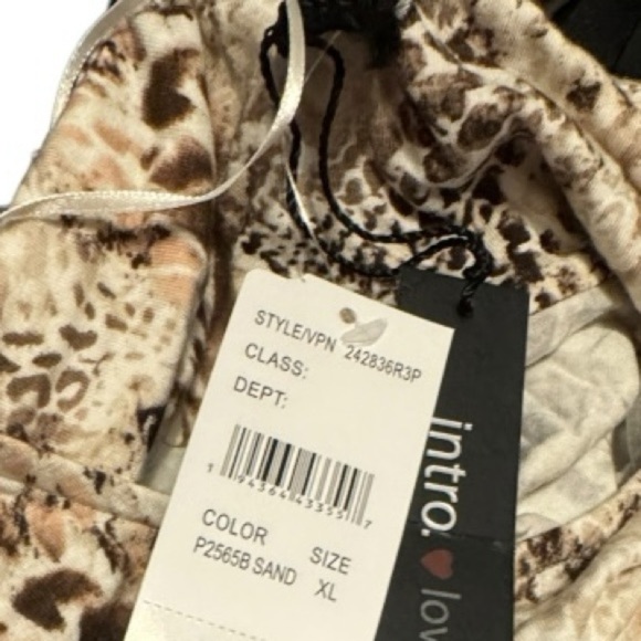 Intro Stretch Top nwt - Picture 5 of 6